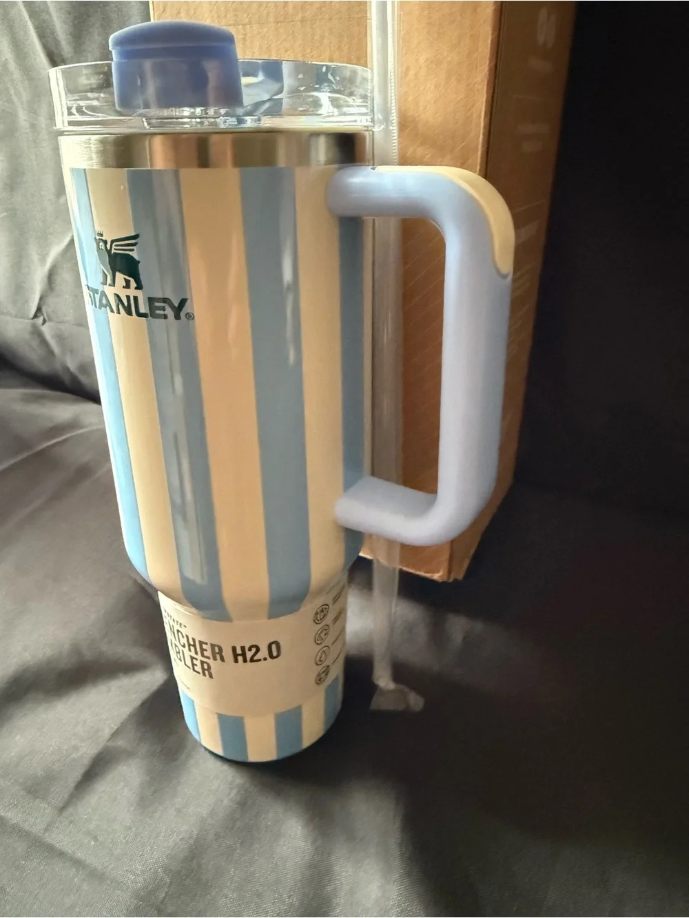 New Stanley 40oz Quencher H2.0 Tumbler - Classy Blue & White Stripe - Picture 4 of 8